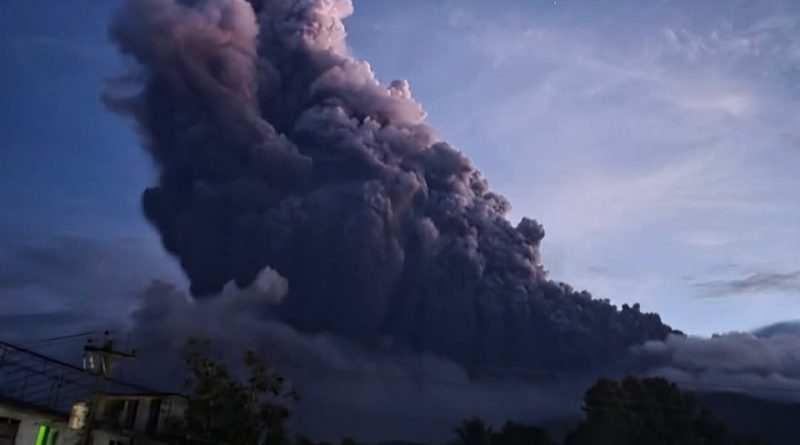 Mt. Bulusan eruption sent a towering ash plume 4.5 kilometers (2.8 miles) into the sky